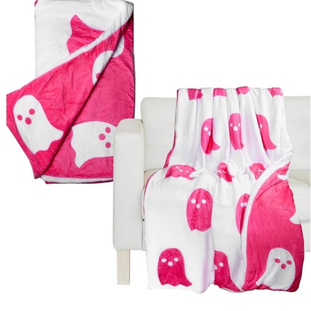 Viral Pink Ghost Tik Tok Blanket XL